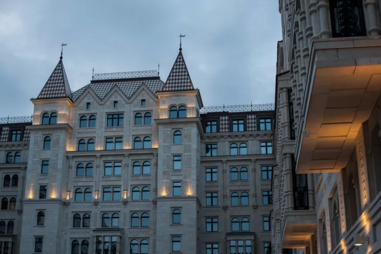 Собственники ЖК «Русский дом» объединились против девелопера «Группа ЛСР» и его управляющей компании