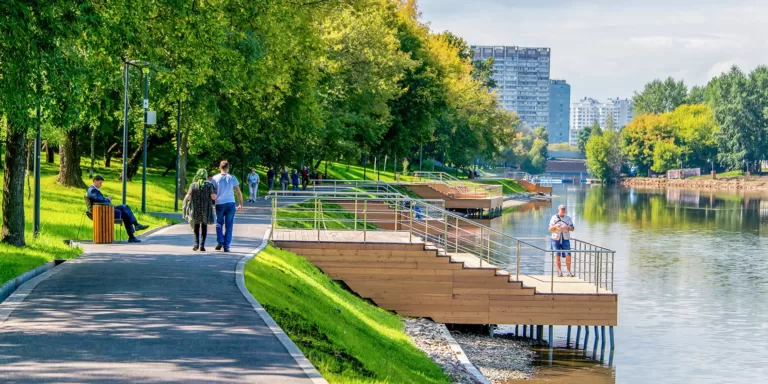 Москвичи хотят жить в новостройках около воды