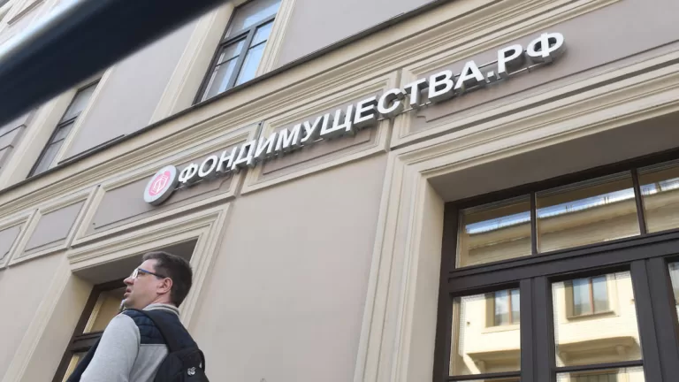 Гендиректора Фонда имущества Петербурга и его заместителя отправили под домашний арест