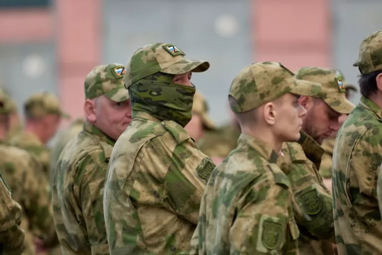 Путин рекомендовал властям регионов бесплатно выдавать военнослужащим и добровольцам СВО участки