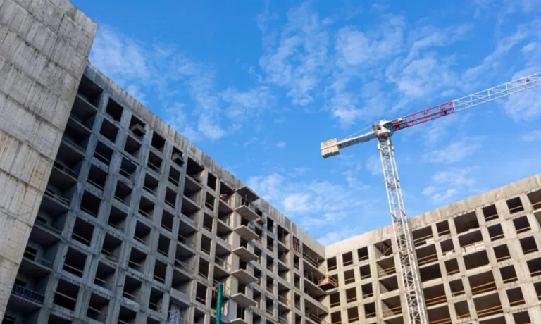 У крупнейших петербургских девелоперов сильно упали продажи