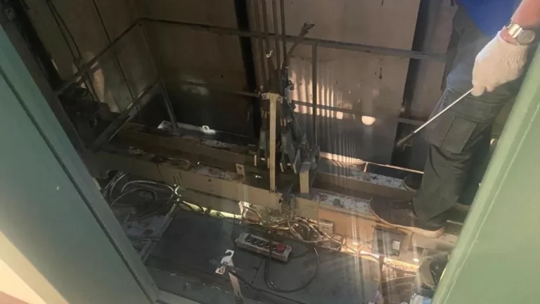 В Подмосковье вновь упал лифт — жители неоднократно жаловались на его работу