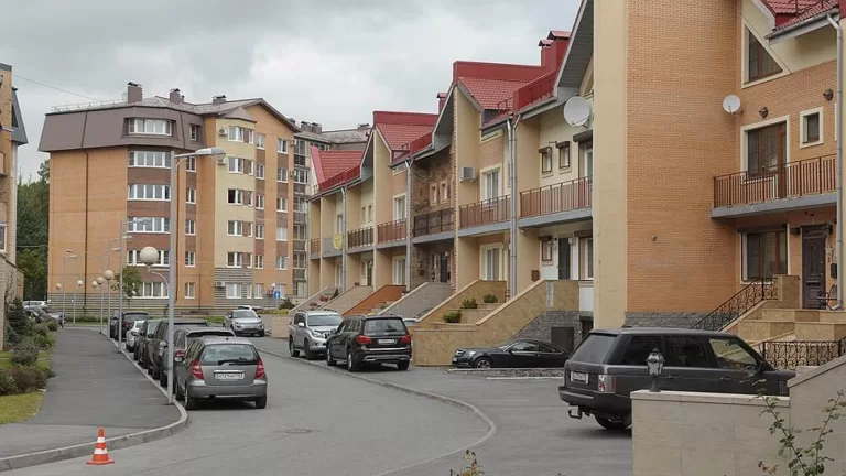 В Санкт-Петербурге присудили условный срок застройщице, похитившей около 1 миллиарда рублей у дольщиков