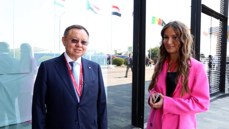 Министр строительства и ЖКХ Ирек Файзуллин призывает формировать новые логистические цепочки