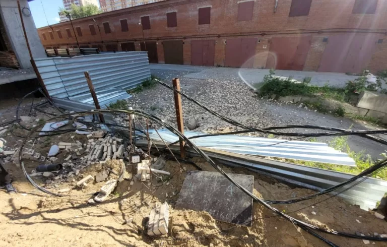 В Новосибирске на стройке погиб подросток