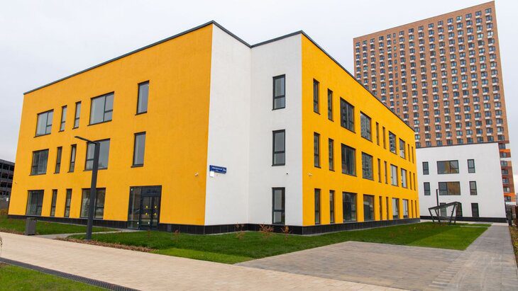 Жители ЖК «Люблинский парк» переживают, что ПИК не успеет подготовить школу к 1 сентября