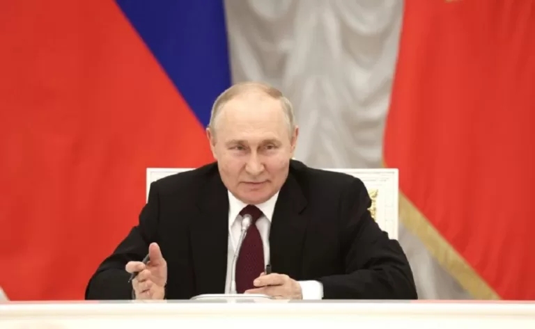Владимира Путина пригласили в Екатеринбург на старт стройки