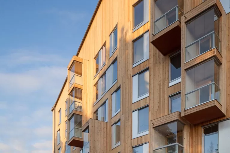 В России хотят быстрее начать строительство многоэтажных деревянных домов