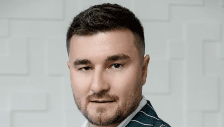 Виктор Тарасенко, «Прогресс»: «Мое детство пришлось на 90-е, и я чётко помню, каких условий нам не хватало. Сейчас у нас есть возможность делать по-другому»