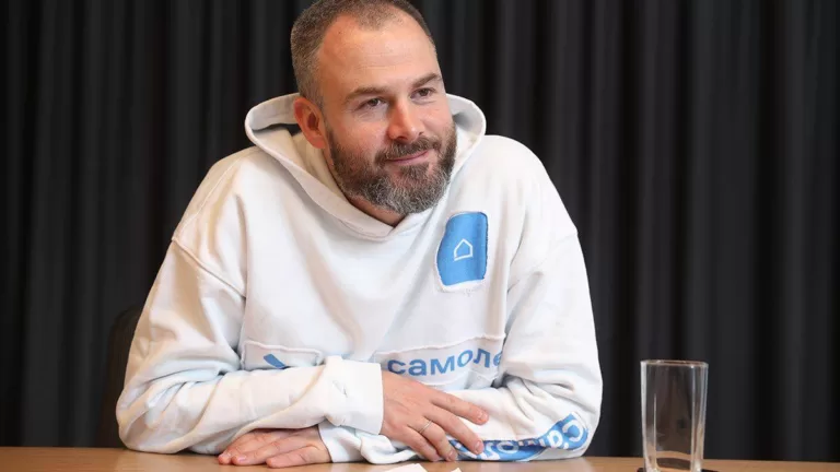 Антон Елистратов уходит из «Самолета»