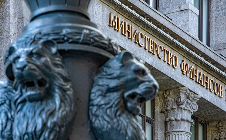 Минфин РФ предложил повысить ставку по ипотеке для семей с двумя детьми с 6% до 12% годовых уже с 1 июля