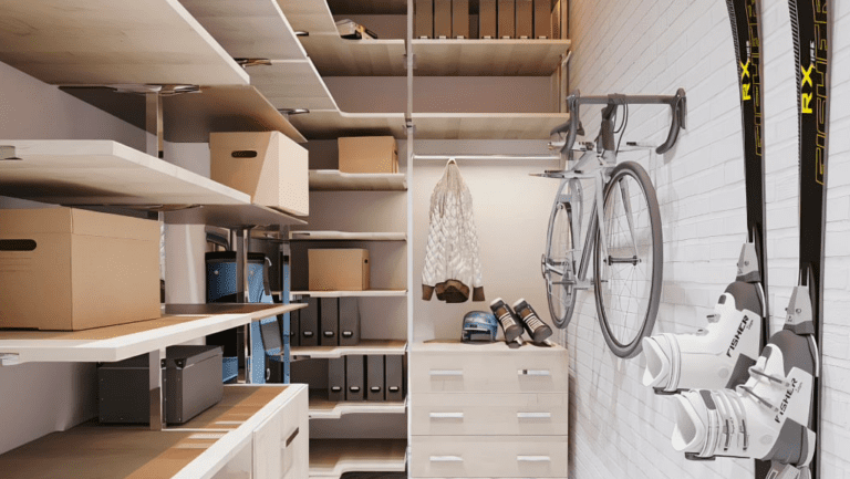 Уменьшение квартир заставило россиян скупать кладовки в новостройках