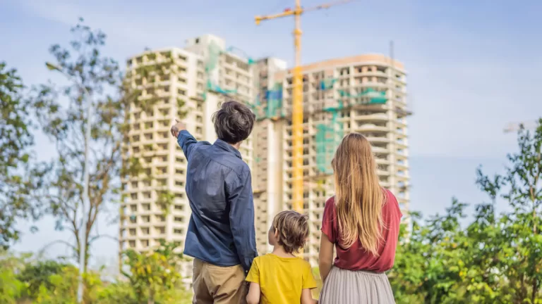 Расставляем точки над И: кто может воспользоваться обновленной семейной ипотекой