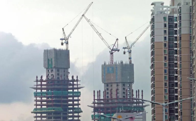 Банкротство крупнейшего застройщика КНР Evergrande Group может обрушить мировую экономику