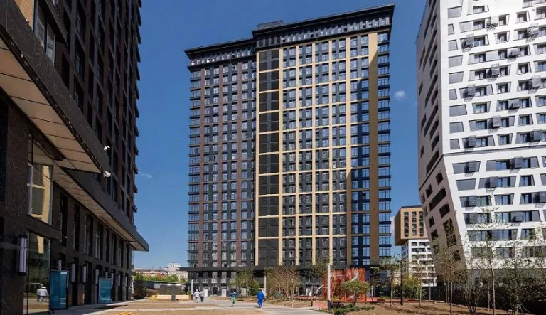 У застройщика St.Michael арестовали счета на 830+ млн рублей из-за стройки столичного ЖК «Зорге 9»