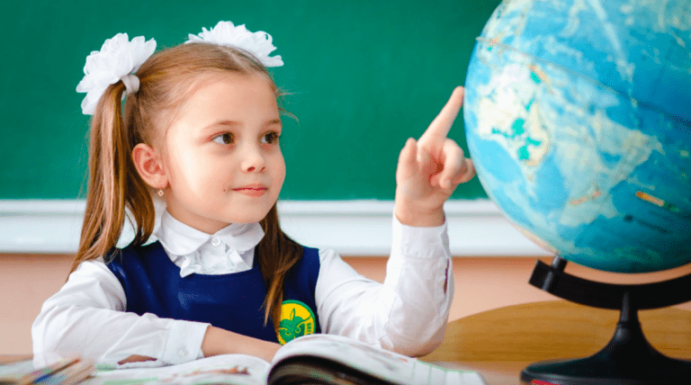 Красный флаг: строительство 159 новых школ вызывает риски в 56 регионах РФ