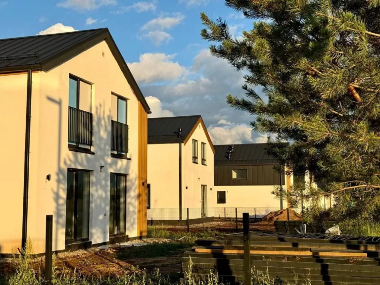 В Дмитрове построили 10 домов в первом ИЖС кластере России — это новый формат загородной жизни с городским комфортом