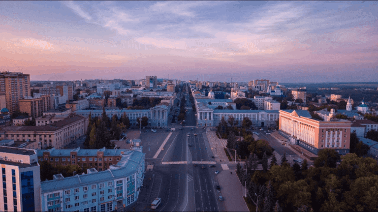 Новостройки – от 2,6 миллионов, вторичка – от 150 000: что происходит на рынке жилья Курской и Белгородской областей