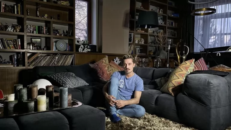 Квартира с видом на Красную площадь: как живет Дима Билан