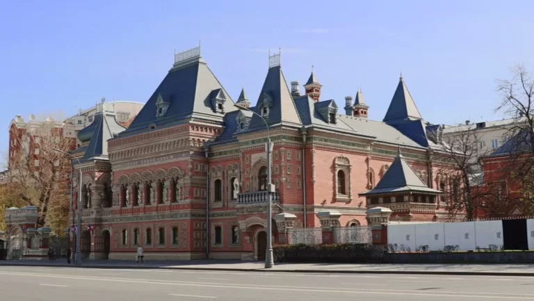 Дом Игумнова: резиденция посла Франции в России.