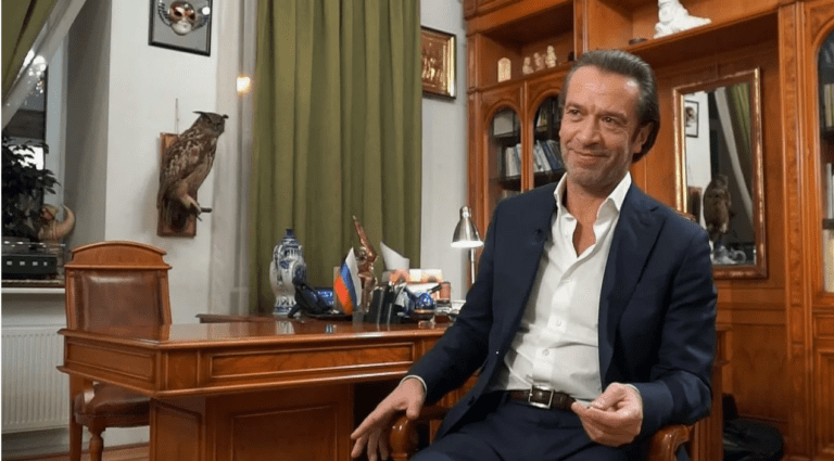 Роскошная квартира на Плющихе: где живет Владимир Машков