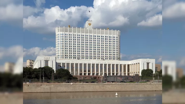 Здание Правительства РФ в Москве