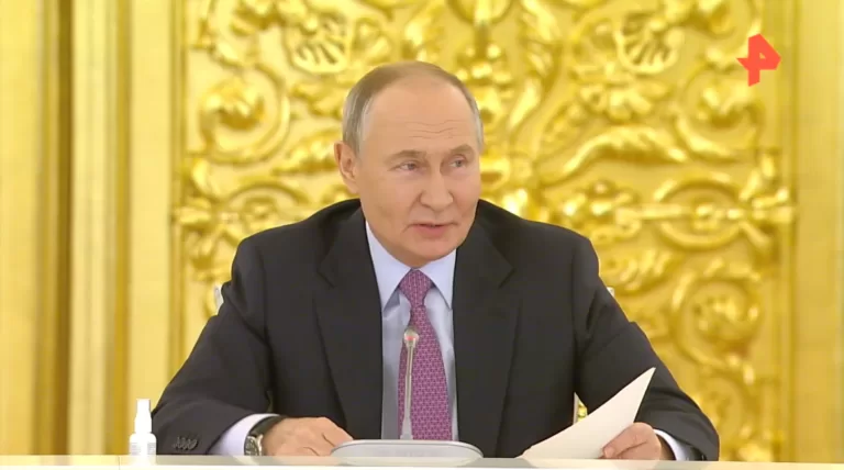 Владимир Путин указал на необходимость прозрачного информирования граждан о лимитах программы семейной ипотеки