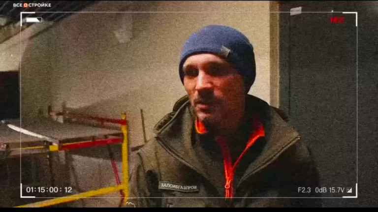 Друзья, в преддверии Нового года мы запускаем флэшмоб  «Строители поздравляют строителей»