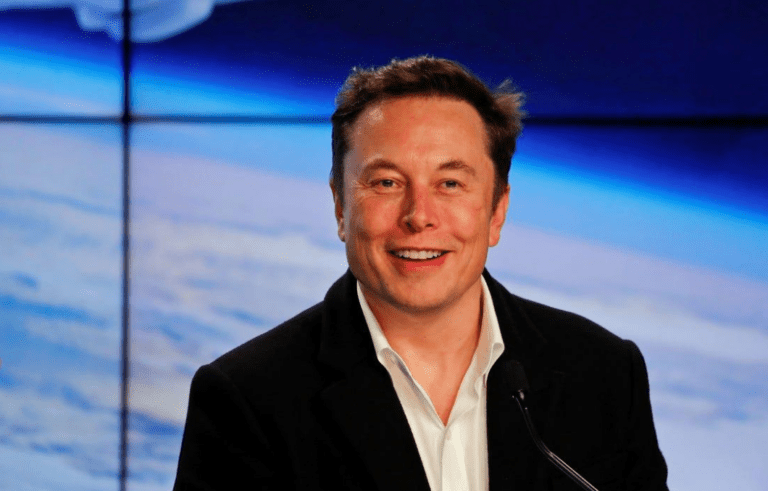 Старинный особняк и дом-контейнер: где живет Илон Маск