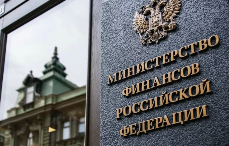 Минфин: при соблюдении определенных условий возможно заключение нескольких дополнительных соглашений об изменении цены контракта