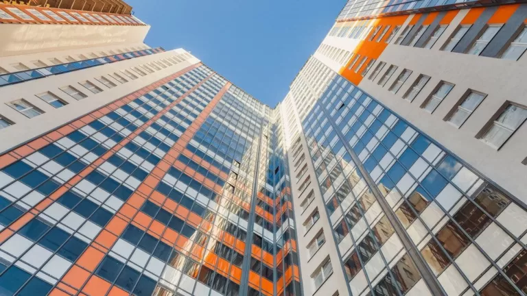 УК будут лишаться лицензий без суда