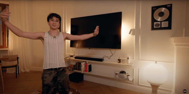 Электронный унитаз и жалобы соседей: недвижимость Славы Марлоу