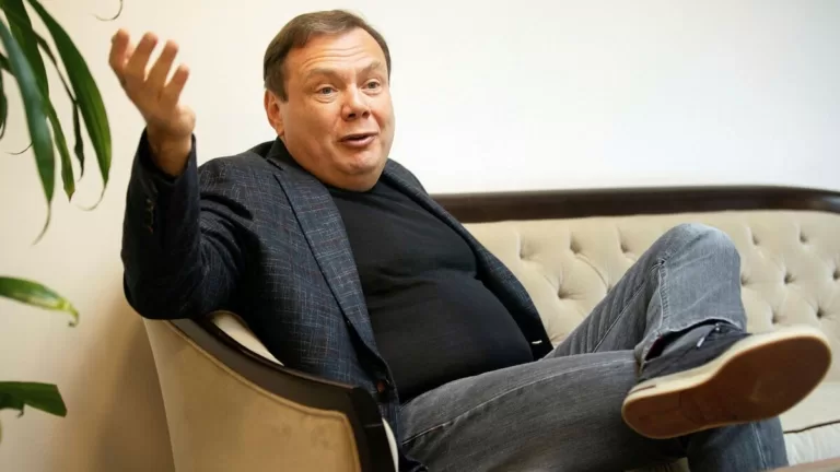 Империя под замком: как санкции повлияли на недвижимость Михаила Фридмана