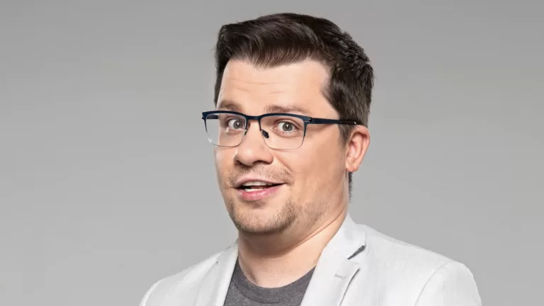 Квартира на проспекте Мира и 4-этажный дом: где живёт юморист Гарик Харламов