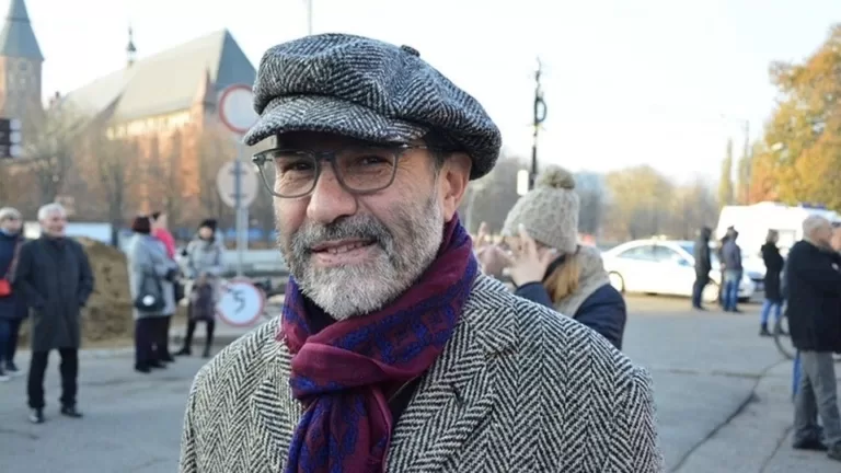 История в каждом кирпиче: как Евгений Гришковец превратил довоенный дом в уютный особняк