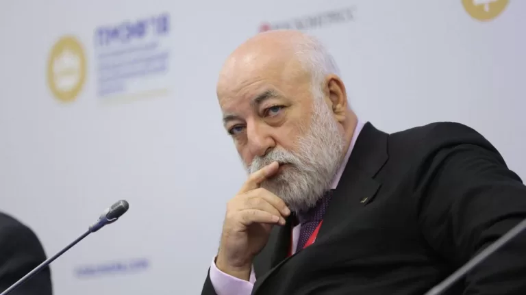 КГ «КОРТРОС»: как Виктор Вексельберг и Вениамин Голубицкий привели компанию к успеху