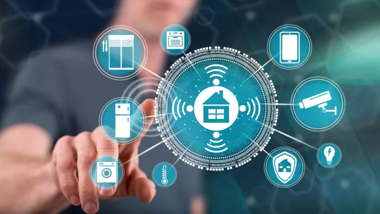 От автоматического закрытия штор до датчиков проникновения: как «умные» технологии меняют жизнь  