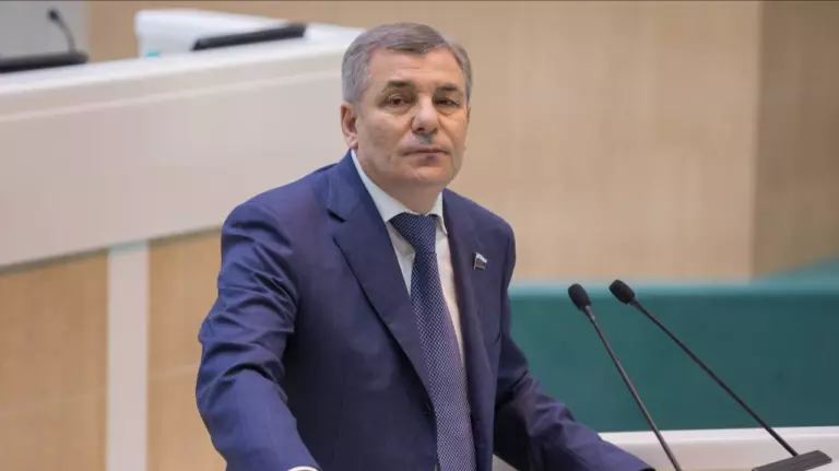 Арсен Каноков: состояние и карьерный путь сенатора с амбициями