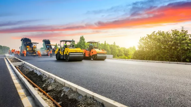 Строить дороги по-новому: комплексные минеральные вяжущие обеспечивают прочность и долговечность 