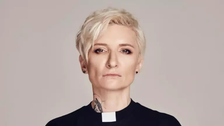 Творческая крепость рок-звезды в Подмосковье и сделки с недвижимостью в Америке: где живет Диана Арбенина