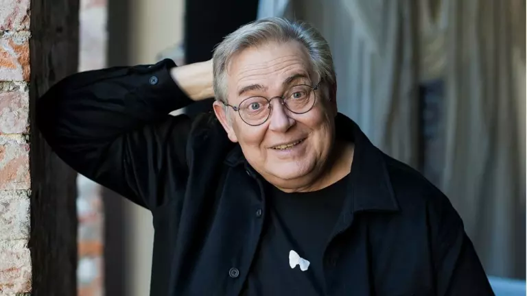 Квартира на Кутузовском проспекте и дача: где живет Юрий Стоянов