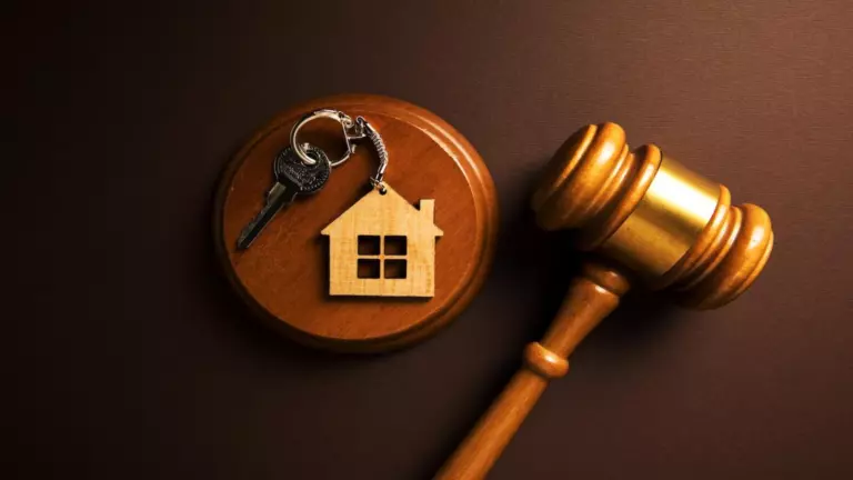 Недвижимость с торгов: все, что нужно знать о рисках и возможностях