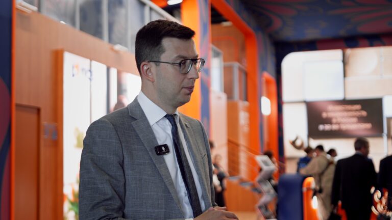 Антон Финогенов, директор по развитию городской среды ДОМ.РФ: «От регионального контура, где 89 регионов, мы перешли к контуру населенных пунктов»  