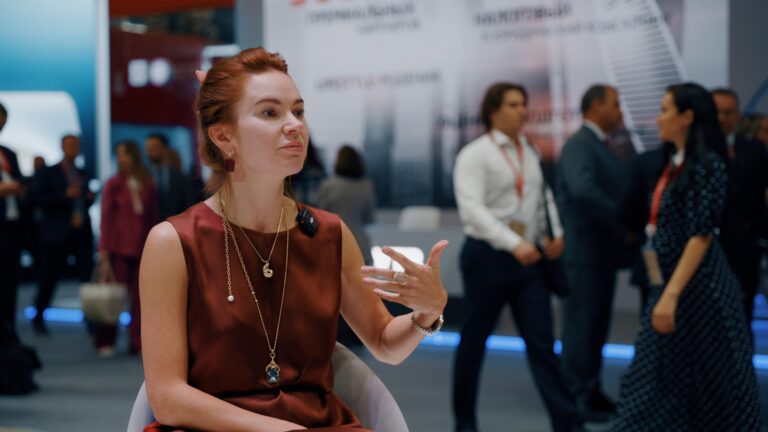 Юлия Зубарик, советник Фонда Росконгресс: «Когда люди сидят друг напротив друга, лицом к лицу, то и смыслов, и мыслей, и откровений случается больше»