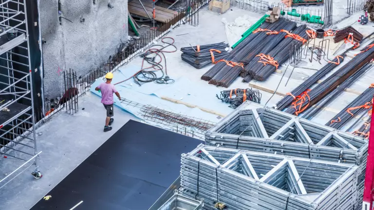 Глубокий кризис или временное затишье? Спрос на стройматериалы в России «сжимается» 