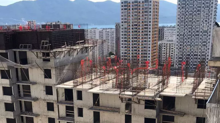 Самые высокие риски затоваривания наблюдаются на рынке новостроек Краснодарского края, Самары и Владивостока