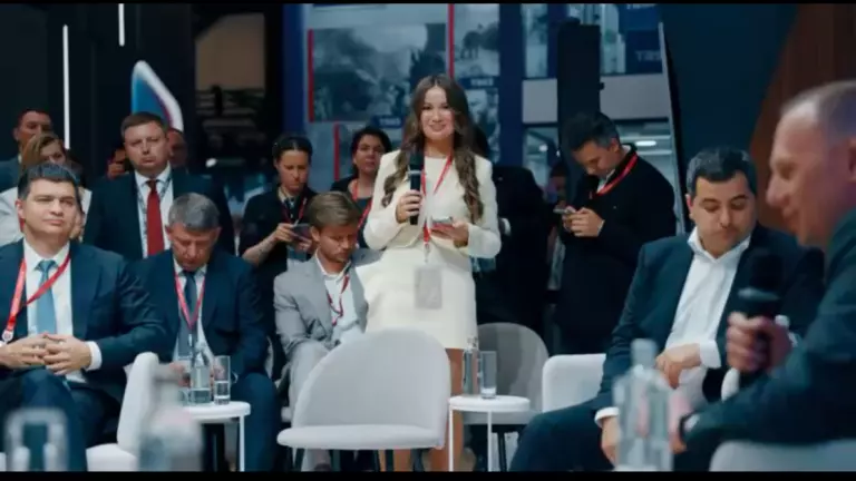 Отчётное видео с круглого стола Росконгресс Урбан Хаб на тему: «Выжить, чтобы развиваться» в рамках ПМЭФ 2025