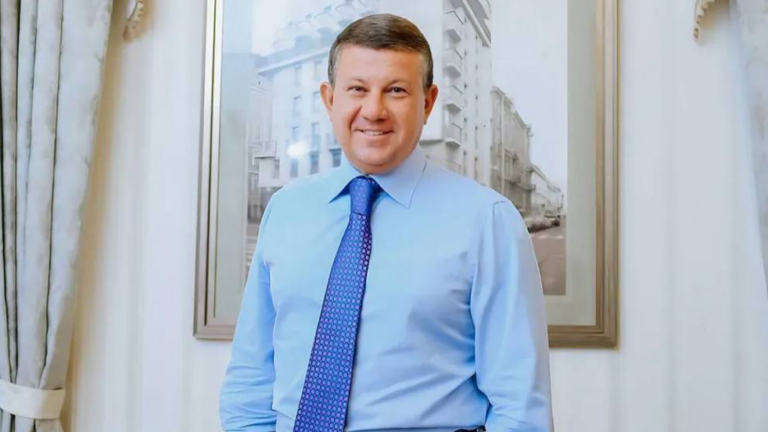 Forbes опубликовал список 24 крупнейших налогоплательщиков России с НДФЛ более 1 млрд рублей 