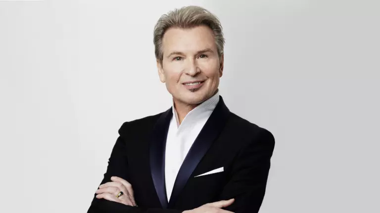 Коллекция икон в особняке 370 квадратных метров: где живет Александр Малинин