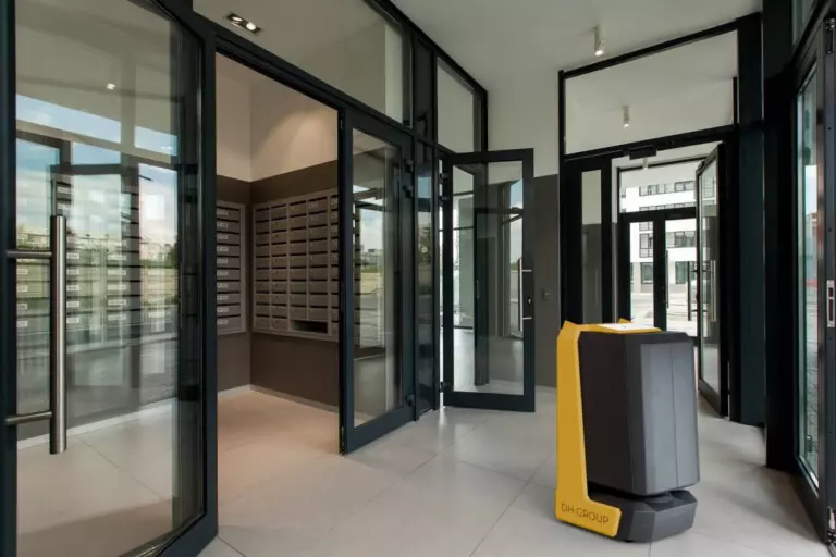 В Дронсхаб разработали «Белку» — робокурьера для использования в новостройках